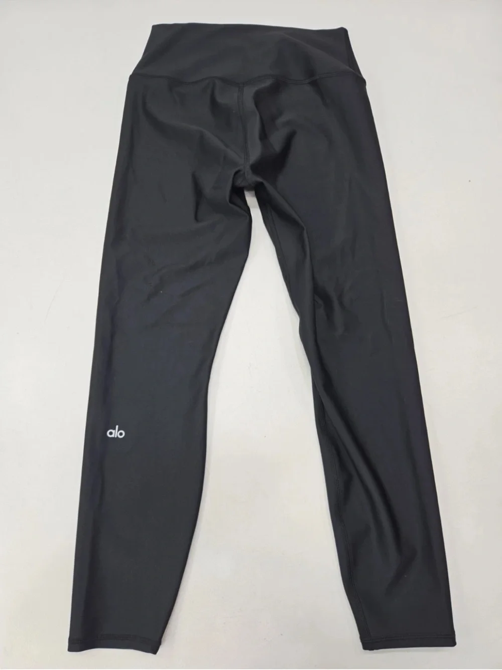 Alo Yoga Black 7/8 Airlift High-Waist Legging Size L Womens. Great condition. Me